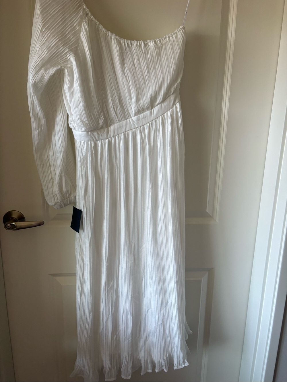 Lulu's White One-Shoulder Pleated Midi Dress - Picture 5 of 6